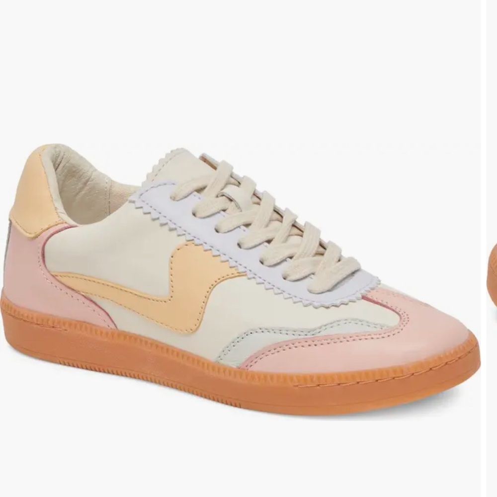 Dolce Vita Sneaker 7.5